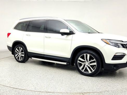 Used 2018 Honda Pilot Touring image 3