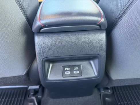 Used 2025 Toyota Corolla SE w/ Convenience Package FWD image 21