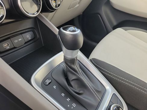 Used 2023 Hyundai Venue SEL w/ Cargo Package image 22