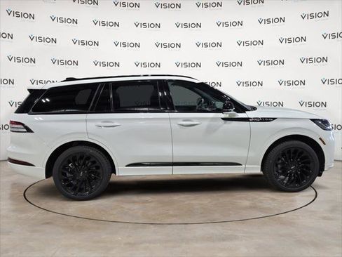 New 2026 Lincoln Aviator Reserve image 6