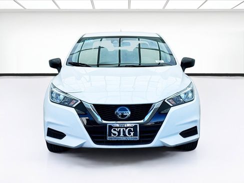 Used 2020 Nissan Versa S image 2