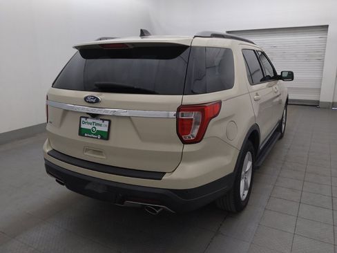 Used 2018 Ford Explorer XLT FWD image 9