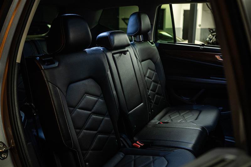Used 2025 Volkswagen Atlas SE FWD image 13