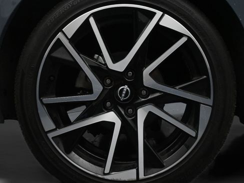 Used 2025 Nissan Sentra SR w/ SR Premium Package FWD image 10