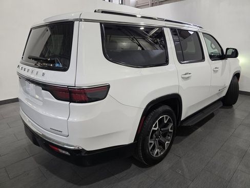 Used 2023 Jeep Wagoneer Series III w/ Preferred Equipment Group image 5