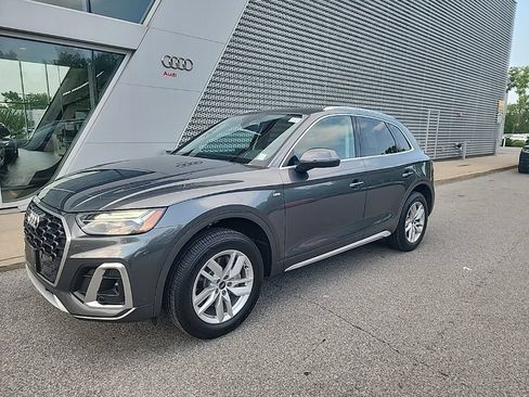 Used 2023 Audi Q5 2.0T Premium w/ Convenience Package AWD/4WD image 1
