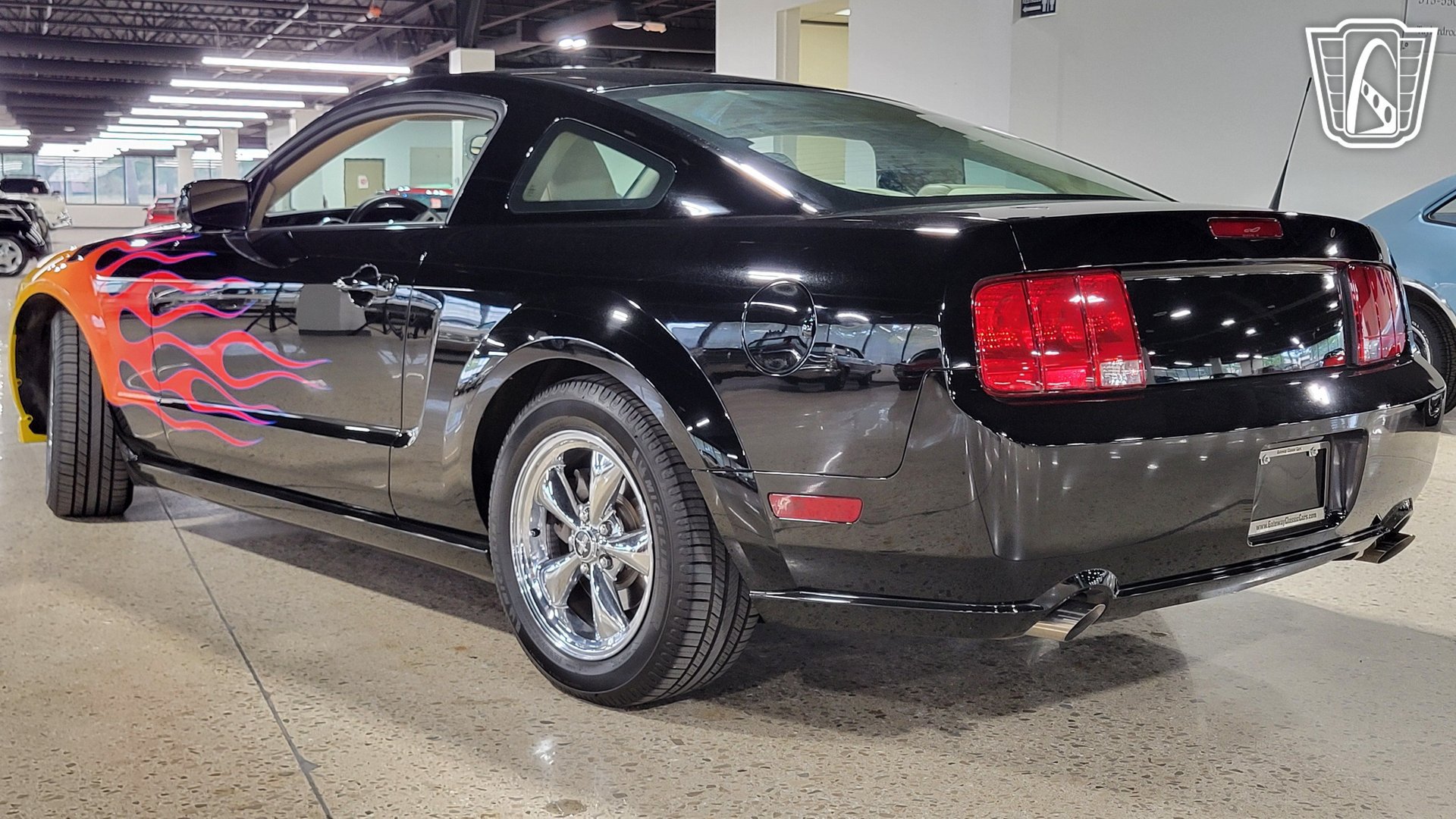 Used 2006 Ford Mustang GT RWD image 22