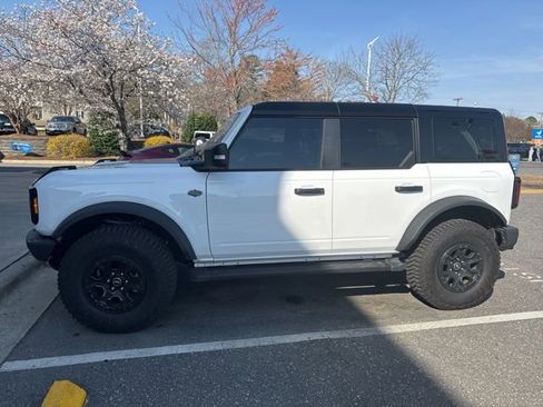 Used 2024 Ford Bronco Wildtrak image 2