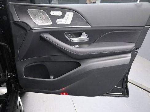 Used 2026 Mercedes-Benz GLS 450 4MATIC image 31