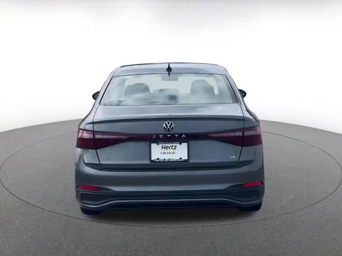 Used 2025 Volkswagen Jetta SE image 12