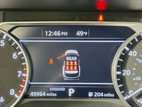 Used 2024 Nissan Pathfinder SV image 19