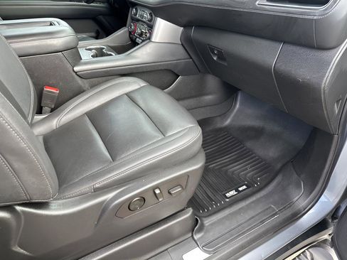 Used 2022 Chevrolet Suburban Z71 image 16