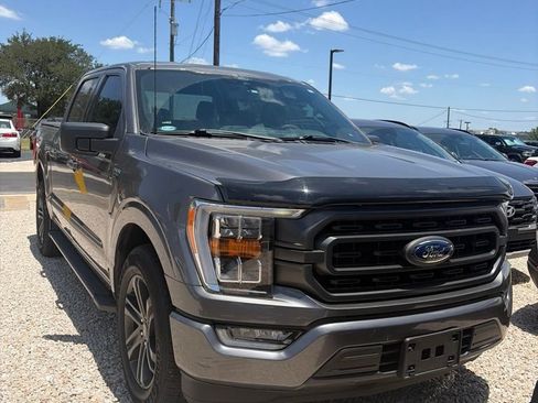 Used 2022 Ford F150 XLT w/ Equipment Group 302A High RWD image 2