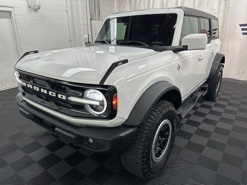 Used 2024 Ford Bronco Outer Banks w/ Sasquatch Package AWD/4WD image 4