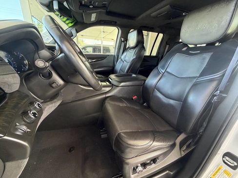 Used 2019 Cadillac Escalade ESV Platinum AWD/4WD image 8