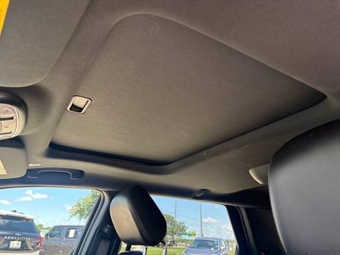 Used 2024 Dodge Durango GT RWD image 15