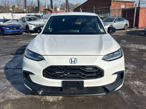 Used 2025 Honda HR-V Sport image 17