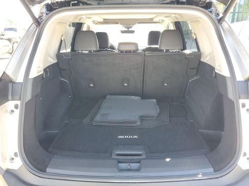 Certified 2023 Nissan Rogue Platinum w/ Platinum Premium Package FWD image 9