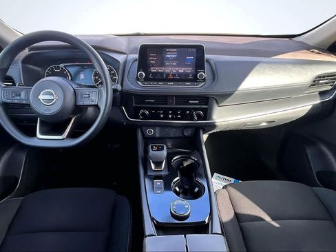 Used 2023 Nissan Rogue S image 10