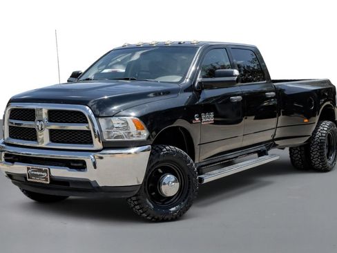 Used 2017 RAM 3500 Tradesman w/ Chrome Appearance Group AWD/4WD image 4