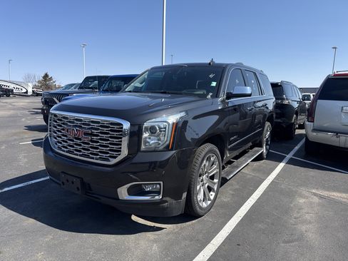Used 2020 GMC Yukon Denali w/ Denali Ultimate Black Edition image 1
