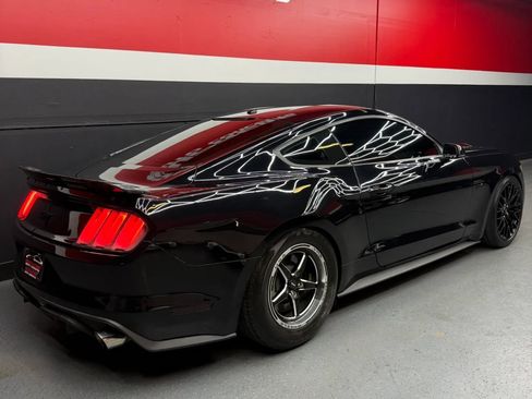 Used 2016 Ford Mustang GT Premium w/ Equipment Group 401A RWD image 5