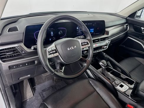 Certified 2023 Kia Telluride S image 9