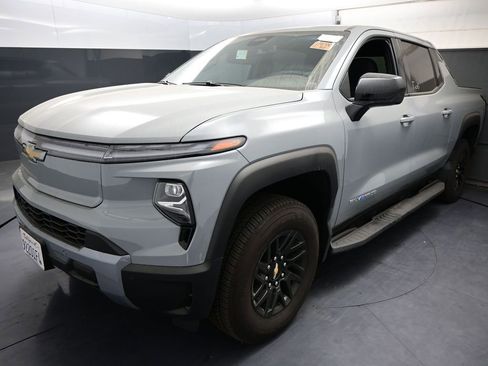 Used 2026 Chevrolet Silverado EV LT image 2