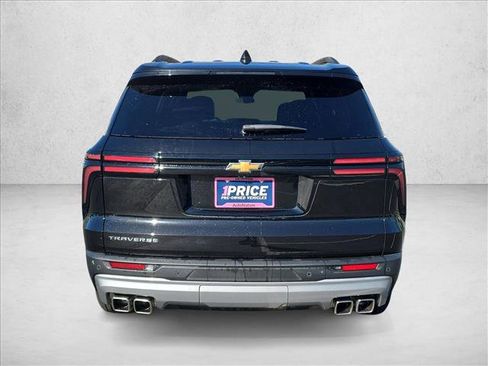 Used 2025 Chevrolet Traverse LT w/ Driver Confidence Package FWD image 5