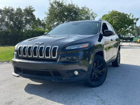Used 2015 Jeep Cherokee Latitude FWD image 2