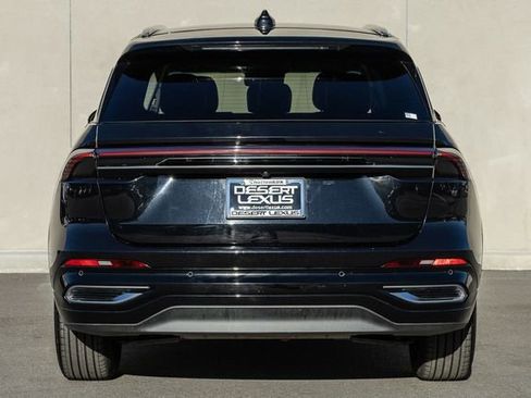 Used 2024 Lincoln Nautilus Reserve image 4