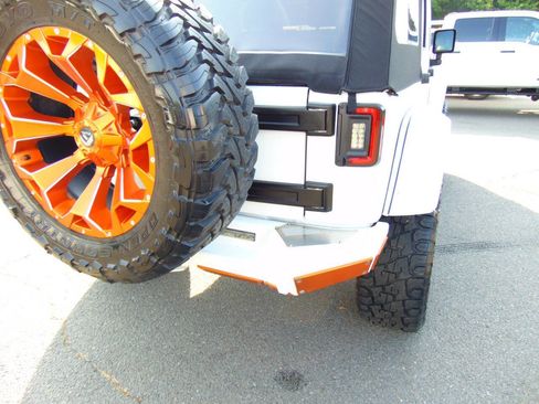 Used 2016 Jeep Wrangler Unlimited Sport w/ Connectivity Group AWD/4WD image 36