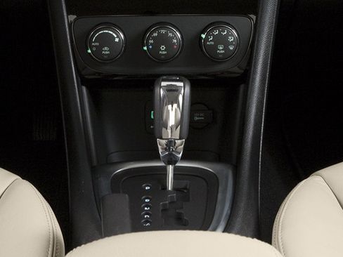 Used 2014 Chrysler 200 Limited FWD image 13