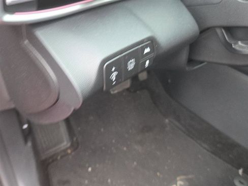 Used 2023 Hyundai Elantra Limited image 7