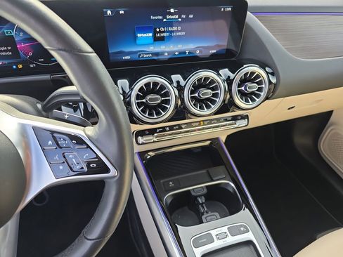 Certified 2025 Mercedes-Benz GLA 250 4MATIC image 30