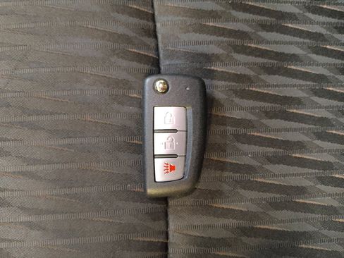 Used 2020 Nissan Rogue S FWD image 32