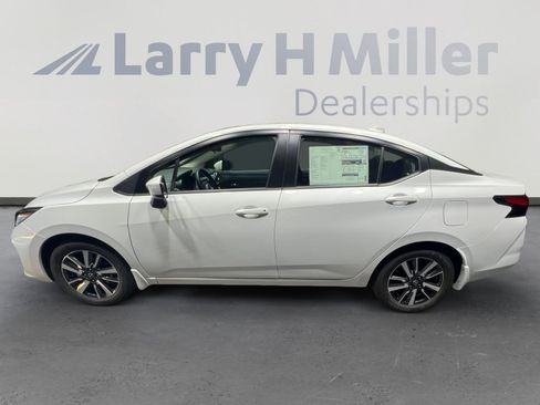 New 2025 Nissan Versa SV w/ Trunk Package image 2