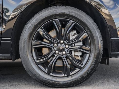 Certified 2022 Ford Edge SE w/ Black Appearance Package image 19