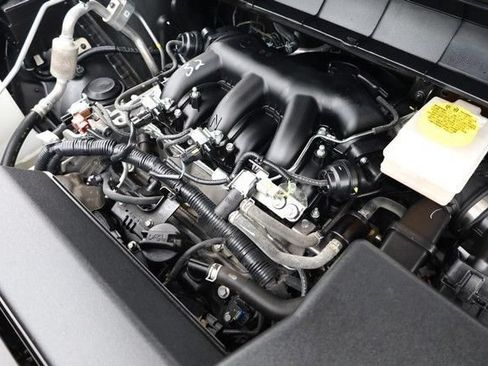 Certified 2025 Nissan Pathfinder SV FWD image 28