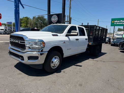 Used 2019 RAM 3500 Tradesman w/ Chrome Appearance Group AWD/4WD image 5