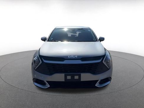 Used 2025 Kia Sportage LX image 4