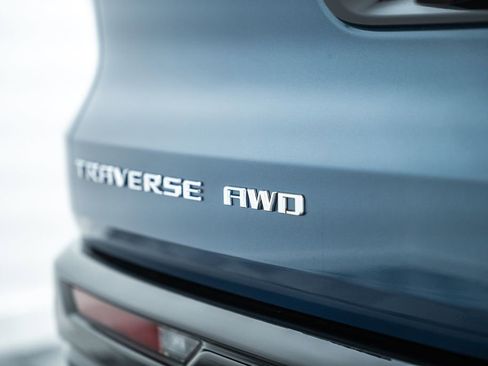 New 2026 Chevrolet Traverse High Country image 9