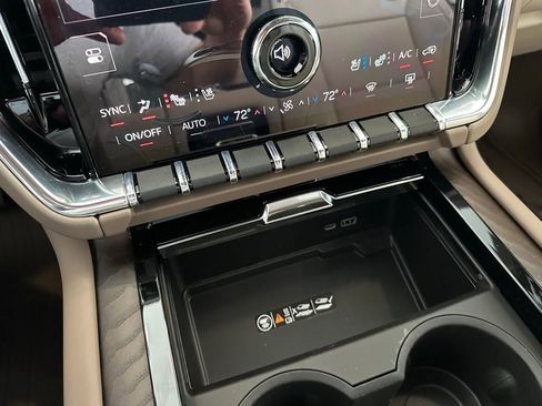 New 2026 GMC Yukon XL Denali w/ Denali Reserve Package image 25