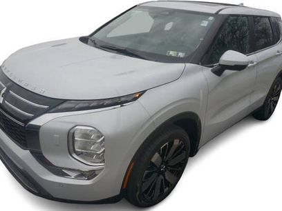 New 2025 Mitsubishi Outlander SE