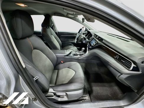 Used 2019 Toyota Camry LE FWD image 28
