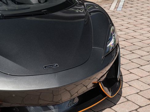 Used 2019 McLaren 570S RWD image 11