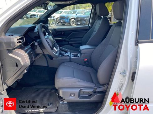 Certified 2025 Toyota Tacoma SR5 AWD/4WD image 28