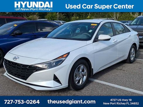 Used 2022 Hyundai Elantra SE FWD image 1