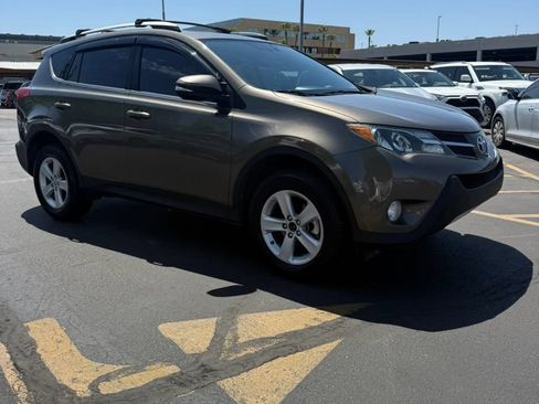 Used 2013 Toyota RAV4 XLE FWD image 3