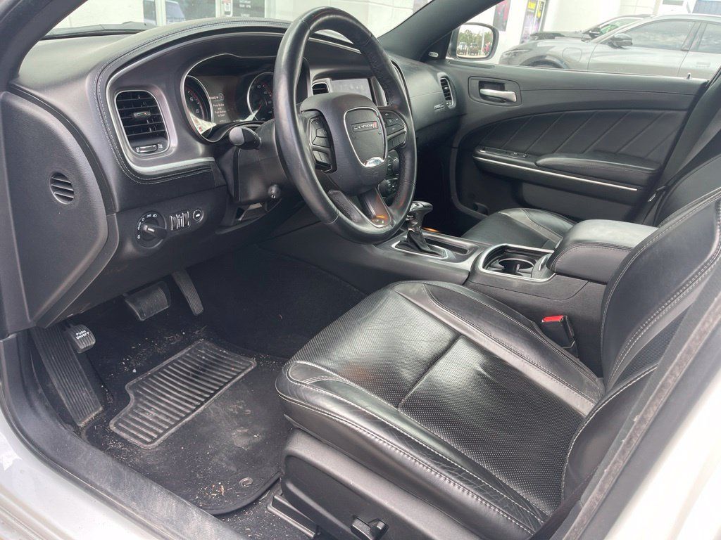 Used 2019 Dodge Charger SXT w/ Plus Group RWD image 10